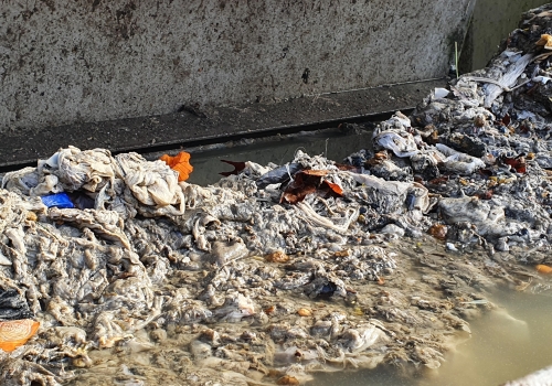 Nos égouts (et nos WC) ne sont pas des poubelles !